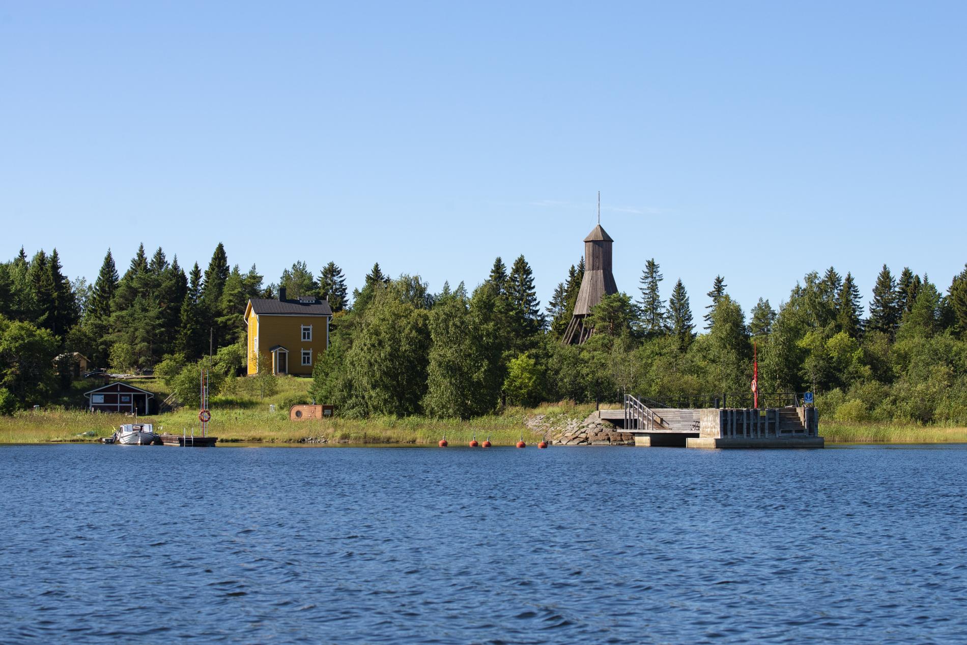 Iso-Kraaselin saari Raahessa. Luotsitupa ja Iso-Kraaselin pooki ovat saaren maamerkkejä.