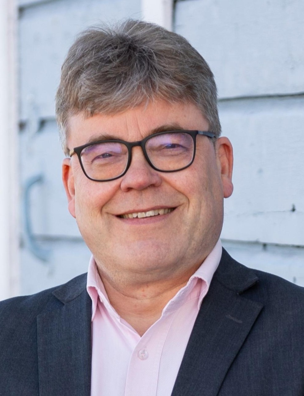 Pasi Pitkänen hymyilee.