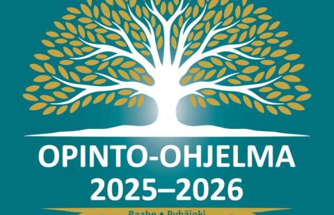 Kuvassa on Raahe-opiston opinto-ohjelman kansi lukuvuodelle 2025–2026. Taustalla on graafinen kuva puusta, jonka runko ja oksat ovat valkoisia ja keltaisia. Puu ulottuu ylös ja sen juuret näkyvät selvästi, ulottuen syvälle alaspäin. Kuvitus symboloi teemaa "Juuret syvällä – katse kaukana".