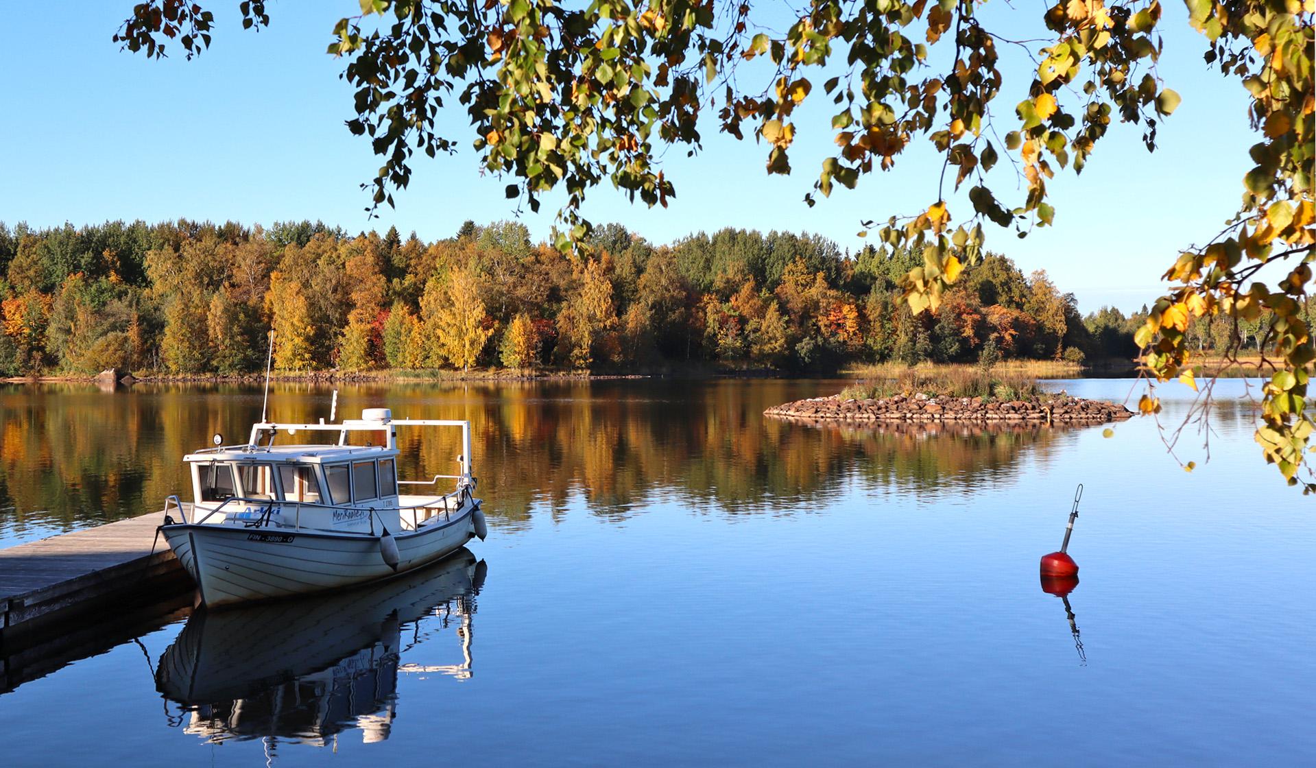 Kanavanranta in autumn.